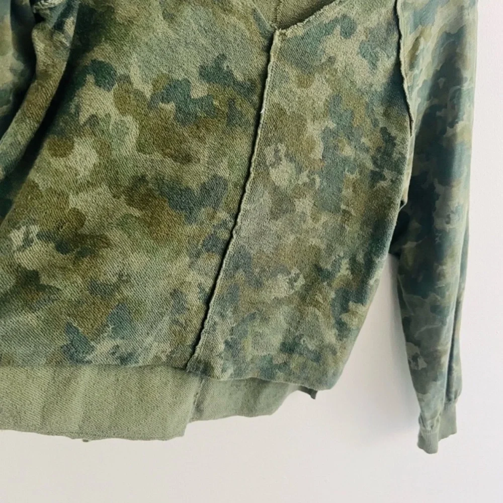 Pilcro Green Camo Print V Cut Pullover Cotton Sweater XS